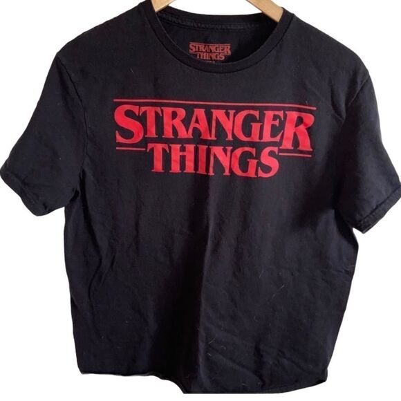 Strange things graphic T-shirt - Picture 1 of 7